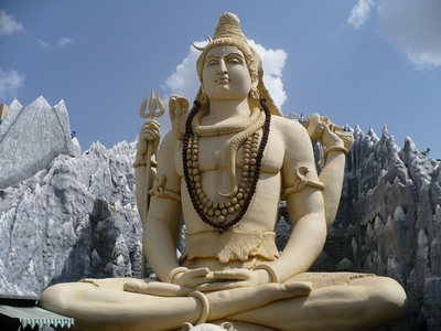 Йогасана - Статуя Шивы в Бангалоре