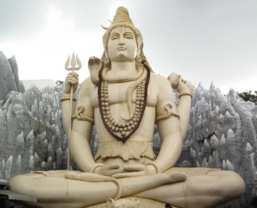Йогасана - India Shiva statue in Bangalore